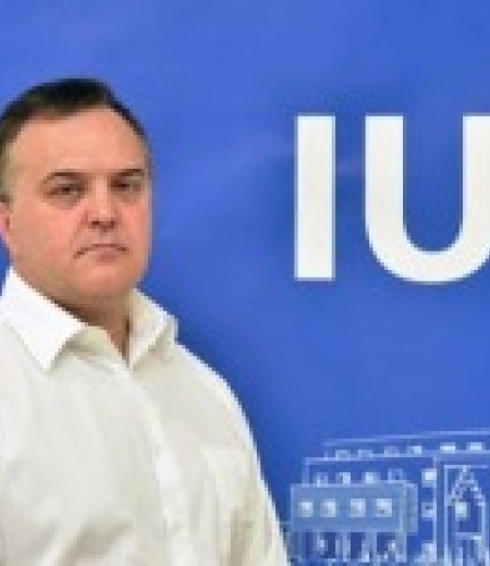 Dr. Kenan Ademović